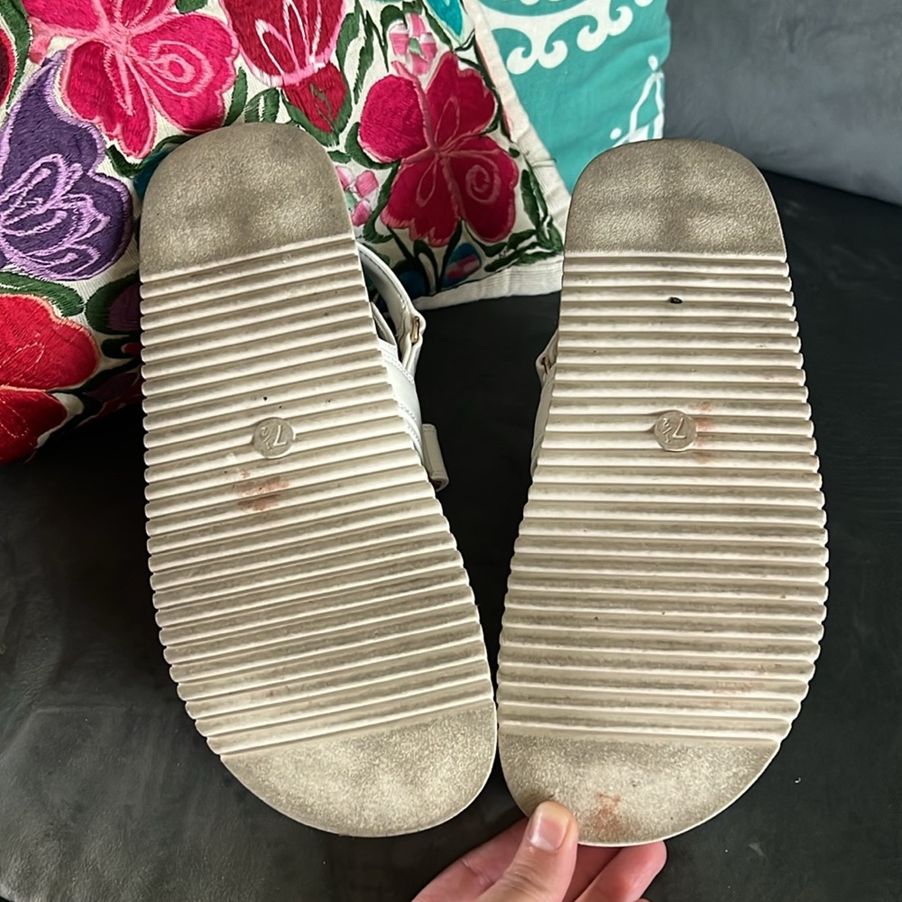 A New Day Jonie Sandals - Picture 4 of 4